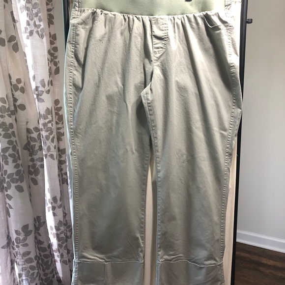 5/$25 Maternity Capris Tan Khaki S - Picture 2 of 7